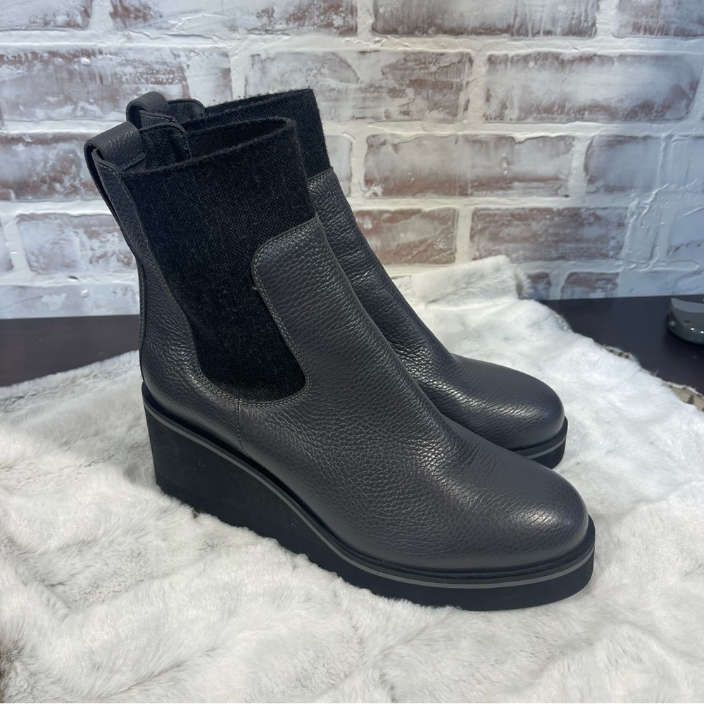 M Gemi leather wedge bootie womens size 10